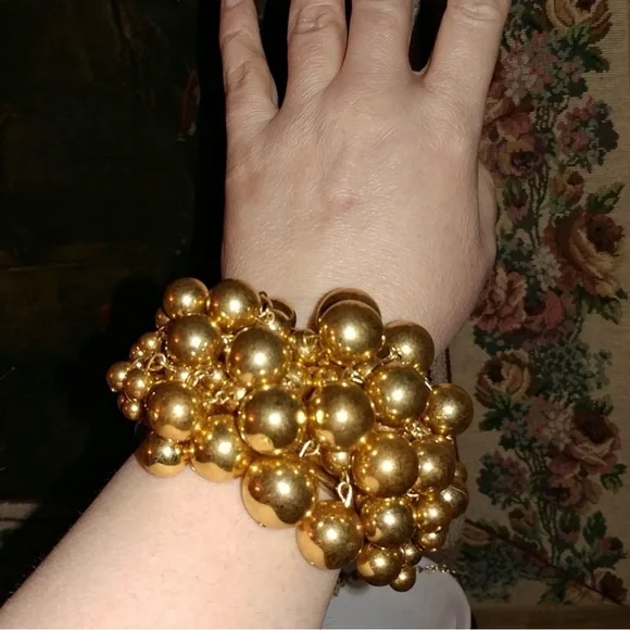 Oscar de La Renta, runway Elegant Gold Beaded Bracelet. - Picture 14 of 14